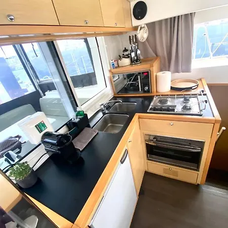 Une Nuit De Reve Sur Un Catamaran Au Centre-ville Apartman La Rochelle
